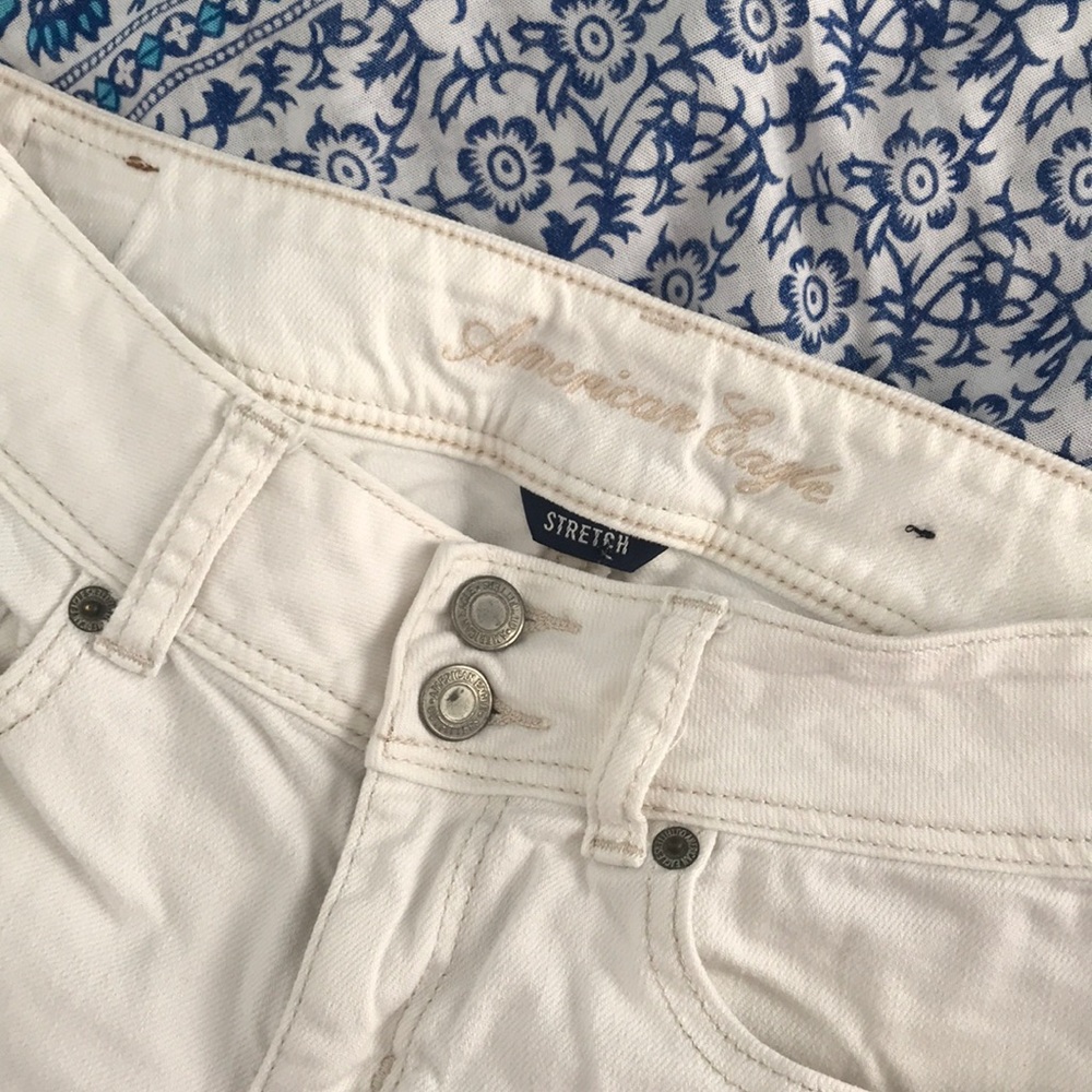American Eagle White Jeans
